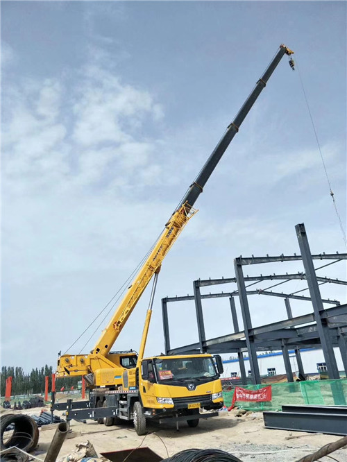 保亭县超高层建筑钢结构吊装案例
